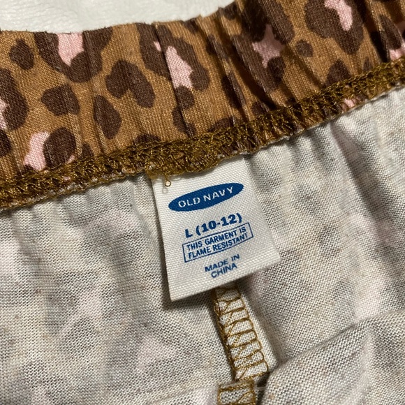 Old Navy Girls Leopard Pajama Shorts - Picture 4 of 4